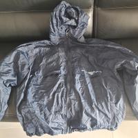 Giacca a vento richiudibile a marsupio (tipo KWay)