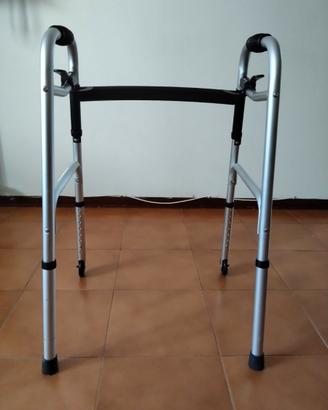 DEAMBULATORE PIEGHEVOLE CON 2 RUOTE FISSE, USATO.