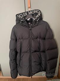 Piumino Moncler taglia XL