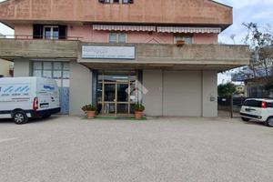 NEGOZIO A GIULIANOVA