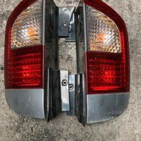 Coppia stop posteriori sang yong kiron 2006