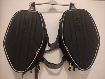 Coppia borse laterali GIVI EA100C espandibili 40 L
