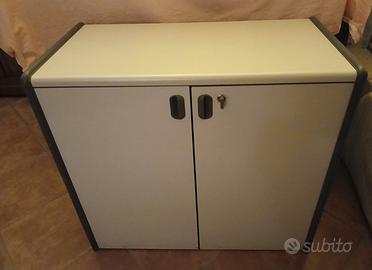 Mobiletto archivio con sua chiave