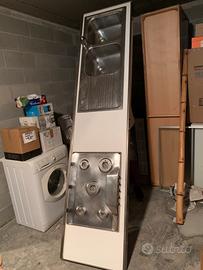 Piano cucina: lavandino miscelatore e fornelli gas