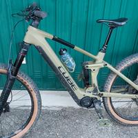 E-bike cube r-race