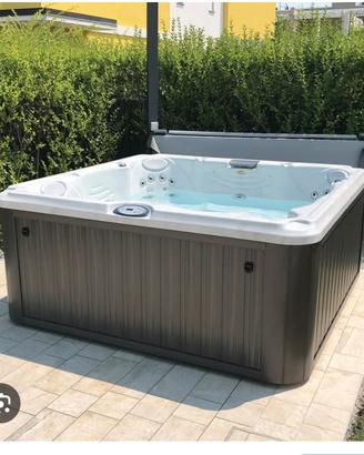 Vasca idromassaggio Jacuzzi modello j-235