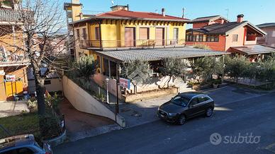 COMPLESSO A PESCHIERA DEL GARDA