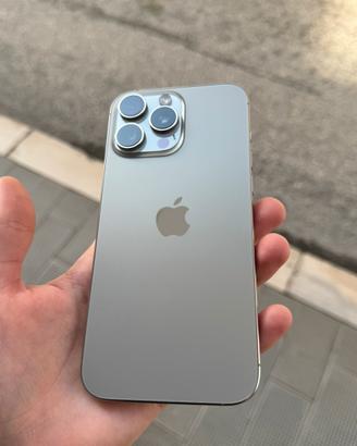 iPhone 16 Pro Max Titanio Naturale Immacolato