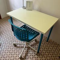 Scrivania + sedia girevole IKEA