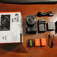 Sony A6000 con accessori