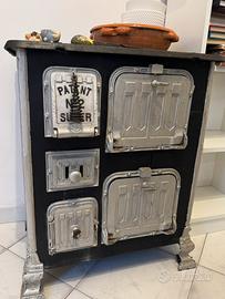 Stufa a legna antica in ghisa- arredo vintage rust