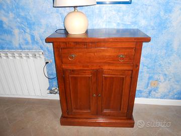 Mobile in legno da salotto