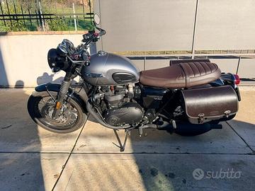 Triumph Bonneville T120 BLACK