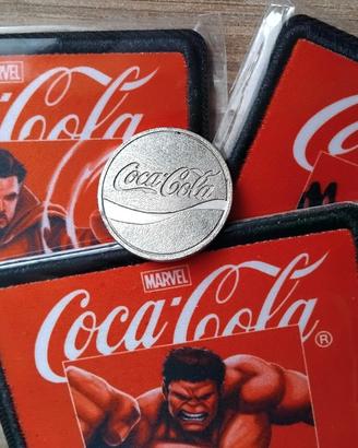VECCHIO GETTONE COCA COLA E TOPPE COCA COLA MARVEL