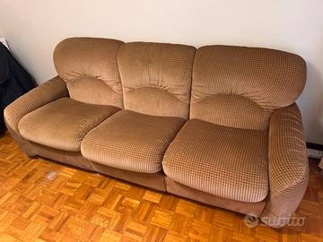 Divano tre posti