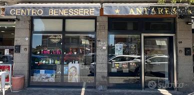 Attività / Licenza di 57 m² con 1 locale a Marino