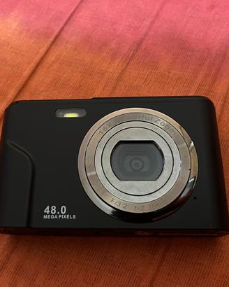 fotocamera digitale compatta Vivitar con zoom 16x