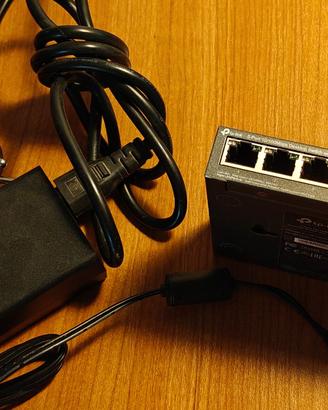 Switch Ethernet TP-Link  POE - TL-SF1005P