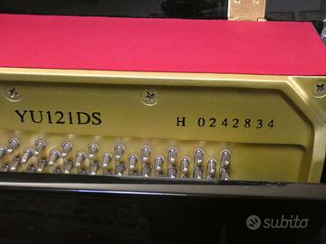 Pianoforte YAMAHA YU 121 nero