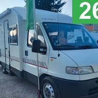 Camper semintegrale con basculante doppia dinette