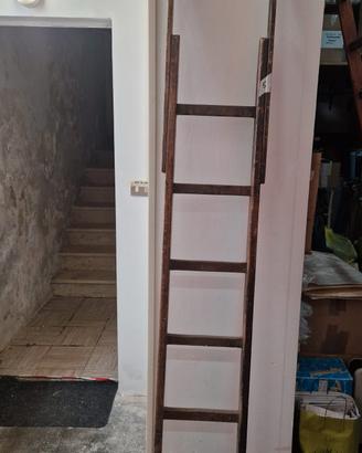 scale in legno vintage 