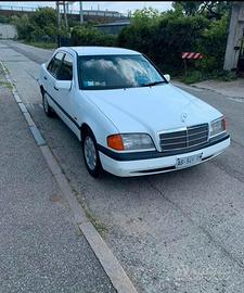 Mercedes 220 disel