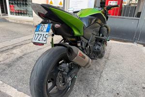 Kawasaki Z750 tantissimi accessori