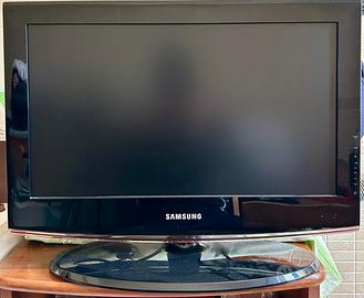 Televisore Samsung LE22B450C4WXXC 22" Nero 