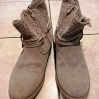 stivaletti estivi scamosciati n. 36