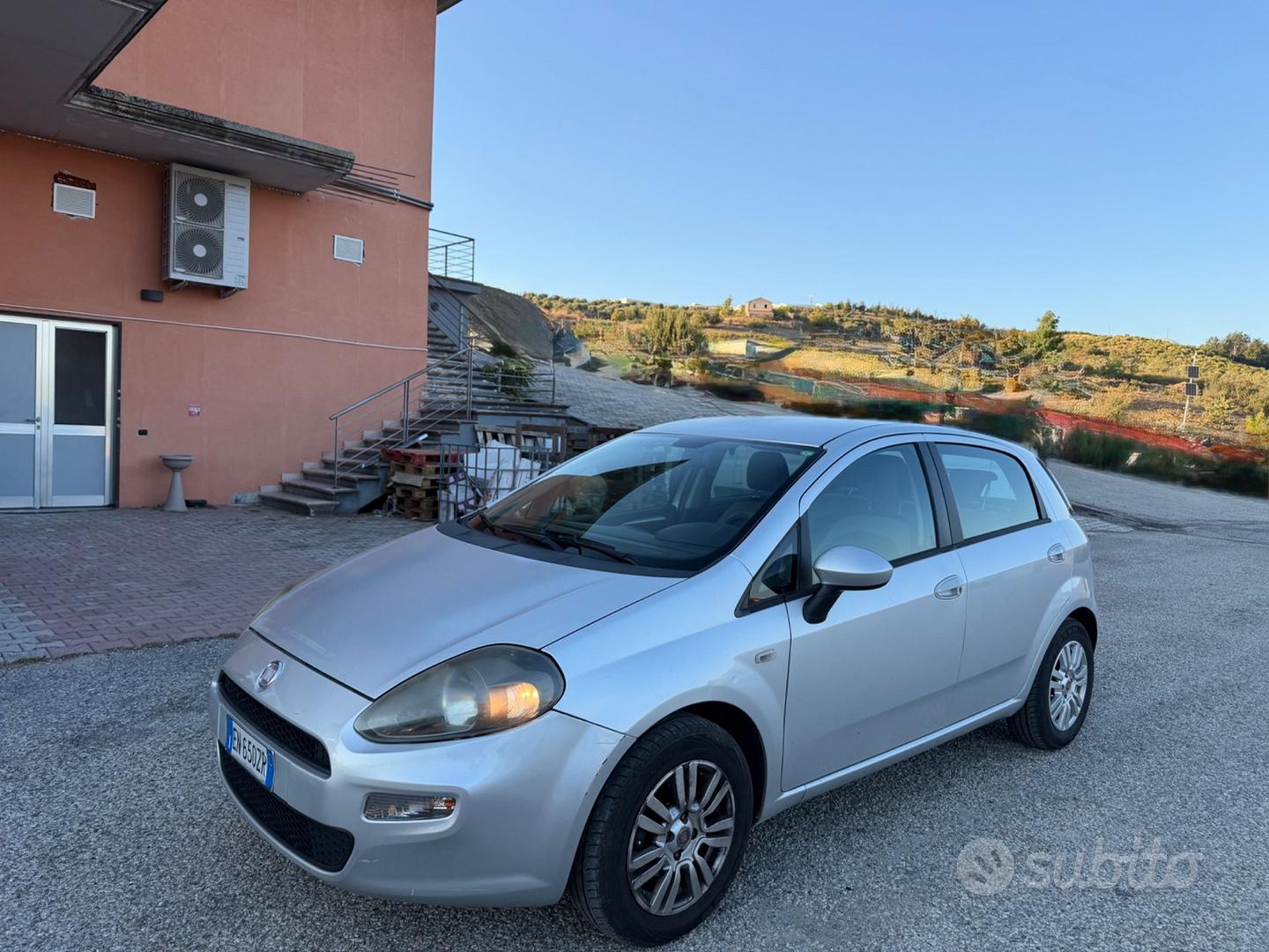 Fiat Punto 2012 photo 3