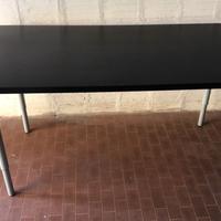 Tavolo di altezza regolabile