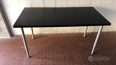 Tavolo di altezza regolabile