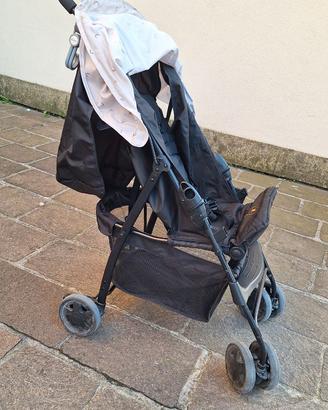 Passeggino  leggero max 15 kg a chiusura pacchetto