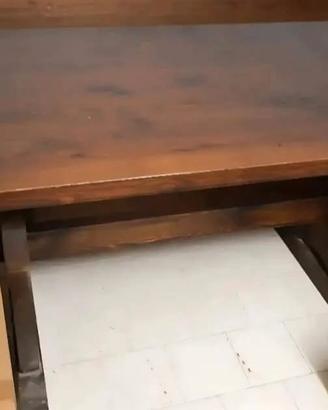 tavolo in legno massiccio 