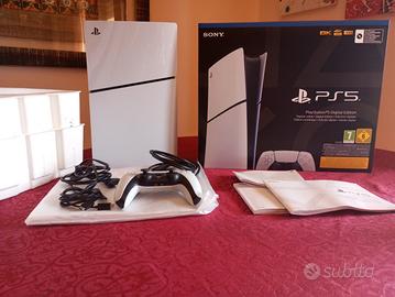 PlayStation 5 Digital - 310 euro - 4 mesi di vita