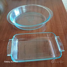 2 pirofile in Pyrex