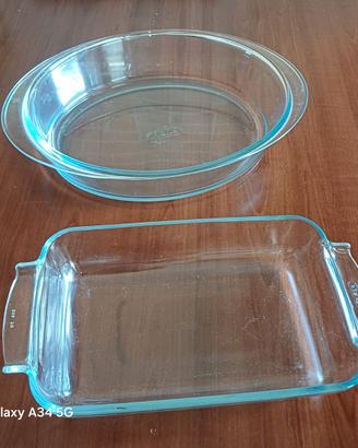 2 pirofile in Pyrex