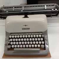 macchina da scrivere antica