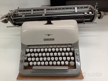 macchina da scrivere antica