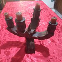 Candelabro in Legno Massiccio Intagliato a Mano –