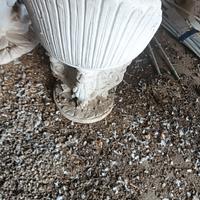 tavolo d giardino in cemento vecchio disegnato 