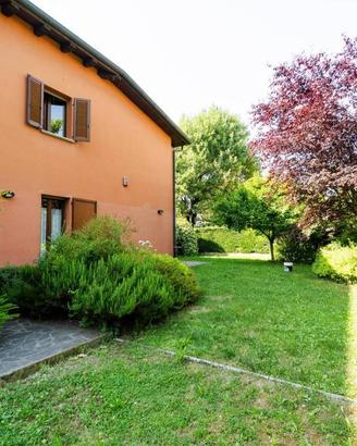 Villa di 240 m² con più di 5 locali a Bologna