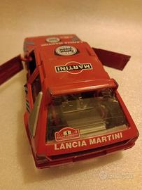 Lancia Delta S4 rally 1/24 -