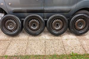 cerchi in ferro e gomme Ford Puma