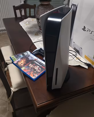 Playstation 5 con lettore disco + 3 giochi