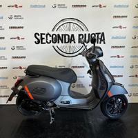 Vespa 300 GTS hpe SuperSport