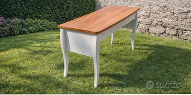 Scrivania in legno stile classico – laccata bianca