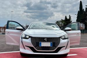 Peugeot e-208 allure pack