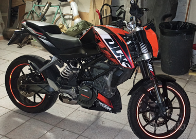 KTM Duke 125 ABS del 2016. Motore da verificare