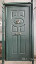 Portoncino ingresso.